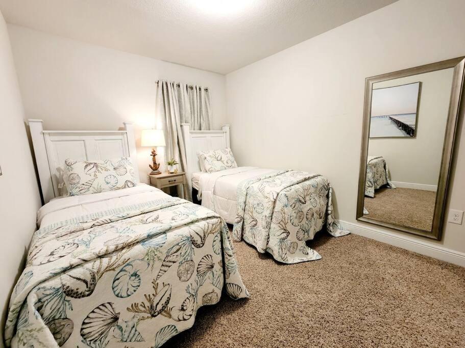 Entire Home- Gorgeous 3Br Townhome Pool, Grill, Washer, Dryer, 2 Free Drive Up Spaces Sleeps 6 Close To Everything Pcb! بنما سيتي بيتش المظهر الخارجي الصورة